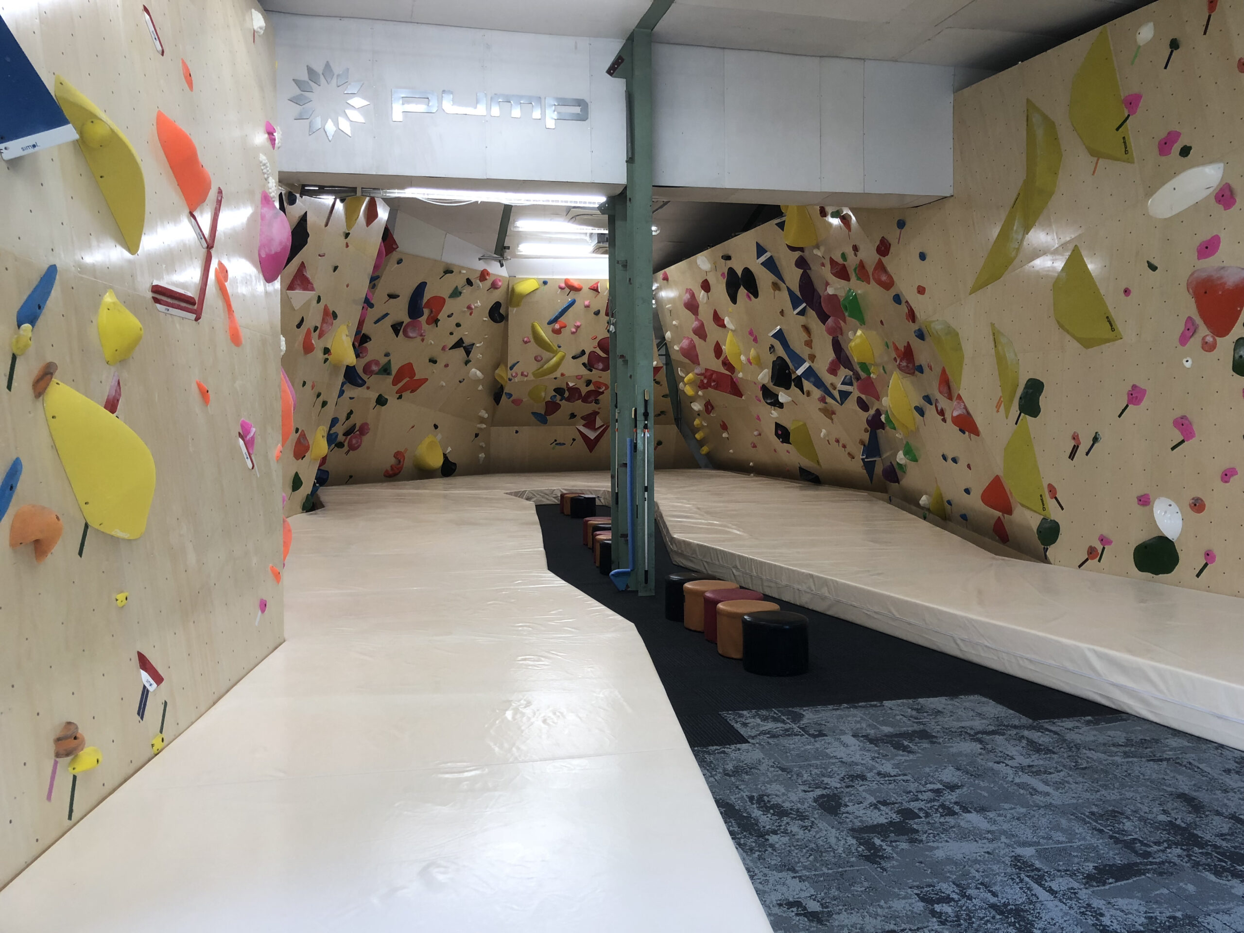 climbing gym PUMP大阪店 - SWING｜クライミングウォール・ハリボテの